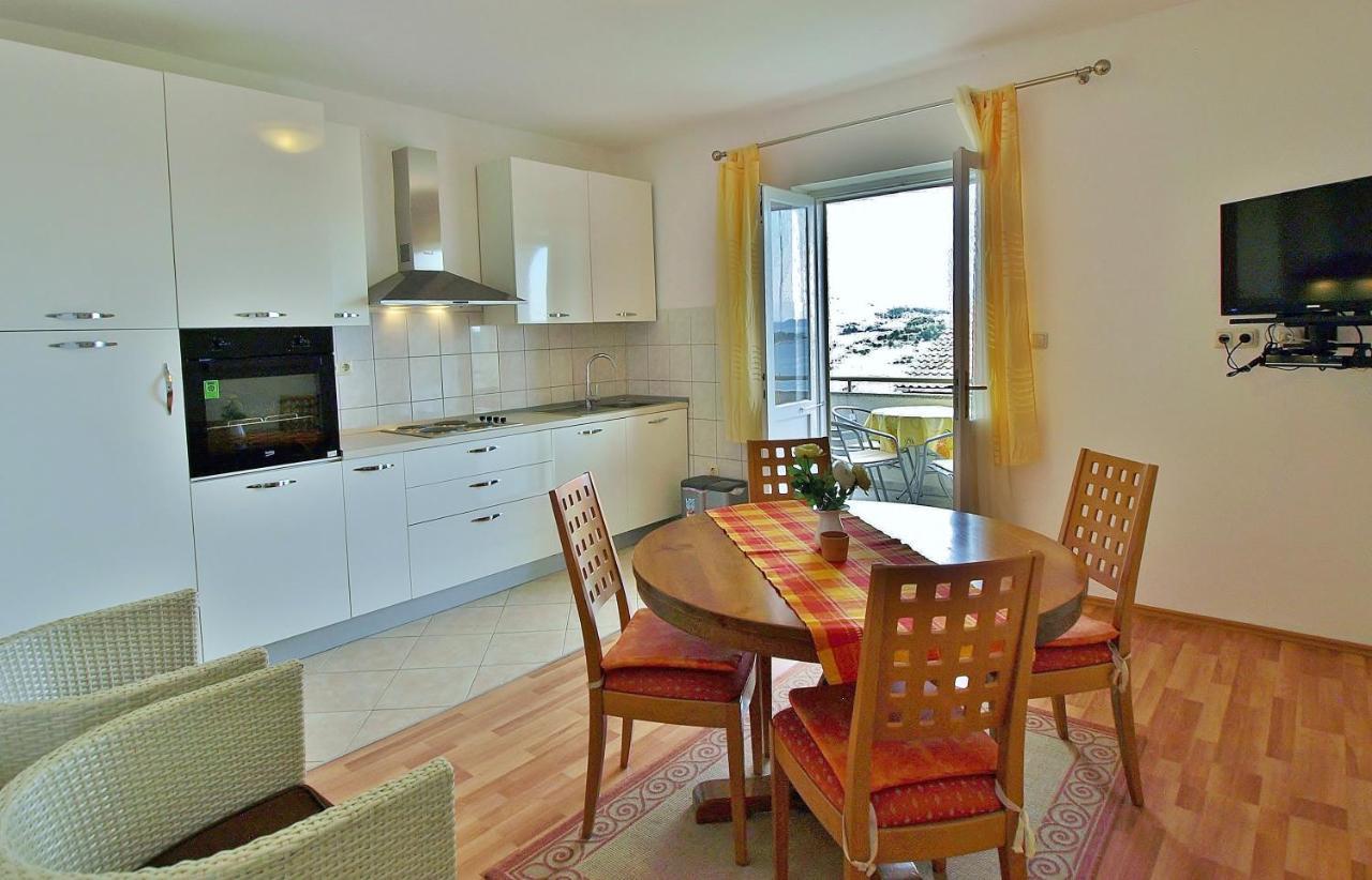 Apartments Biserka Rab Town Luaran gambar