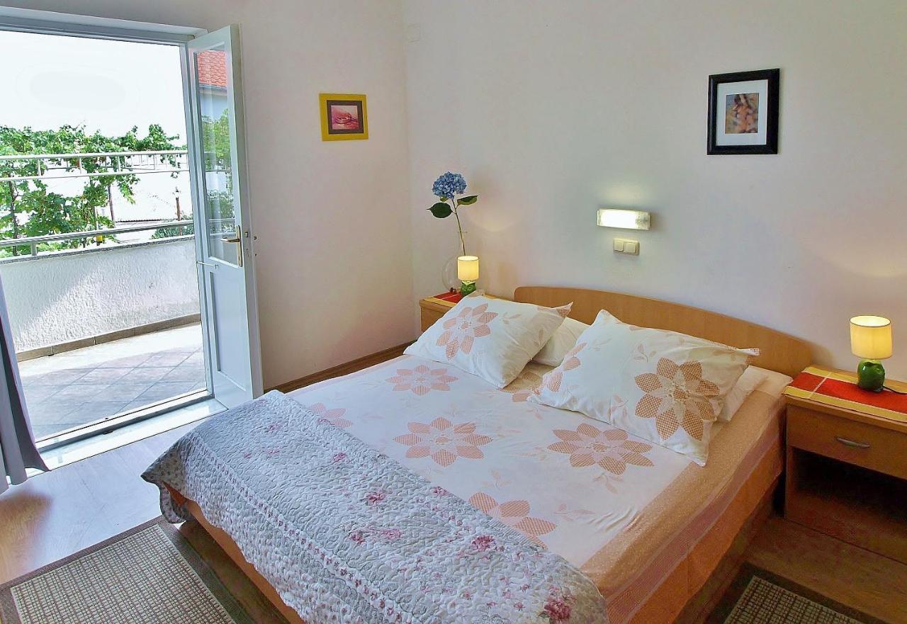 Apartments Biserka Rab Town Luaran gambar