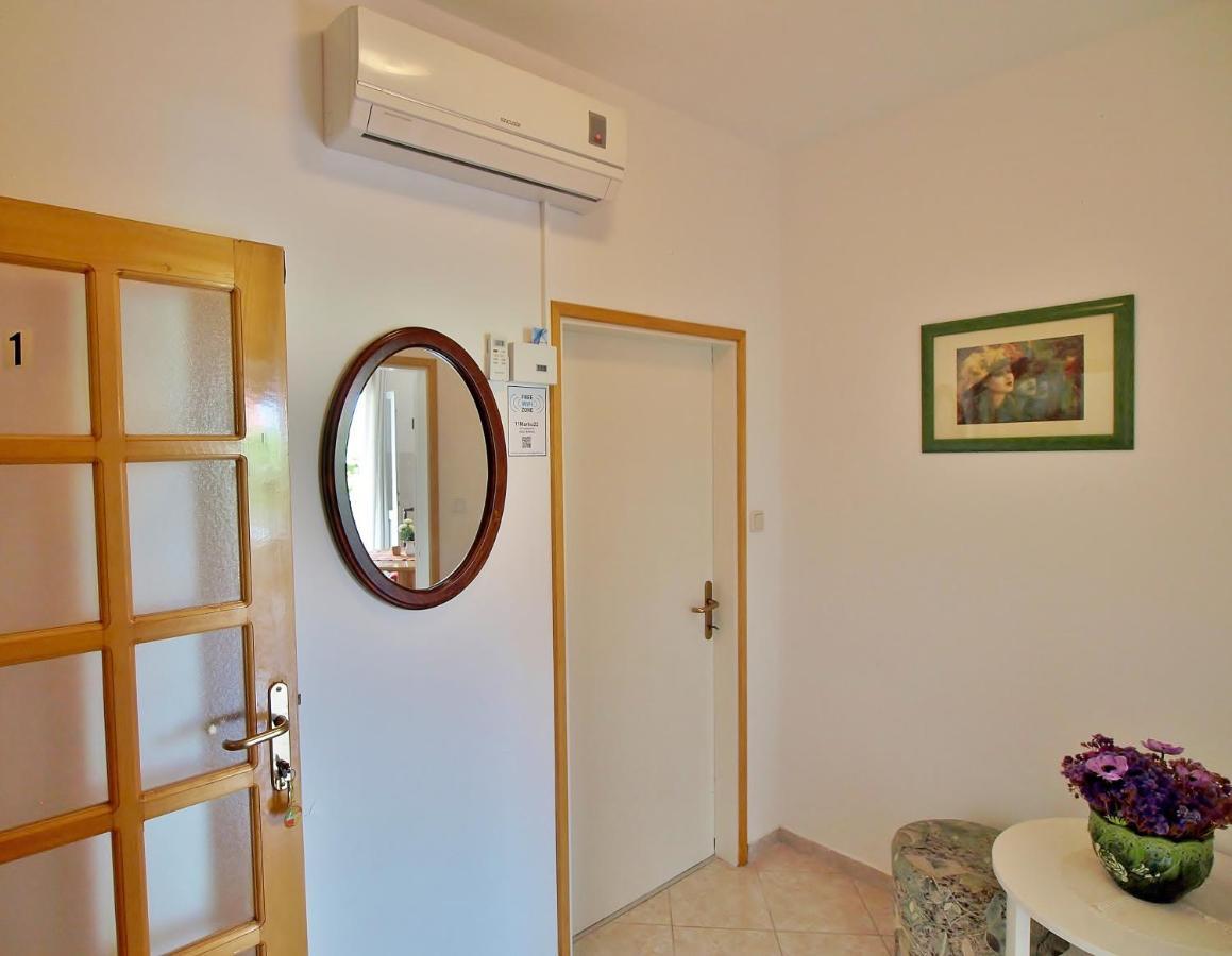 Apartments Biserka Rab Town Luaran gambar
